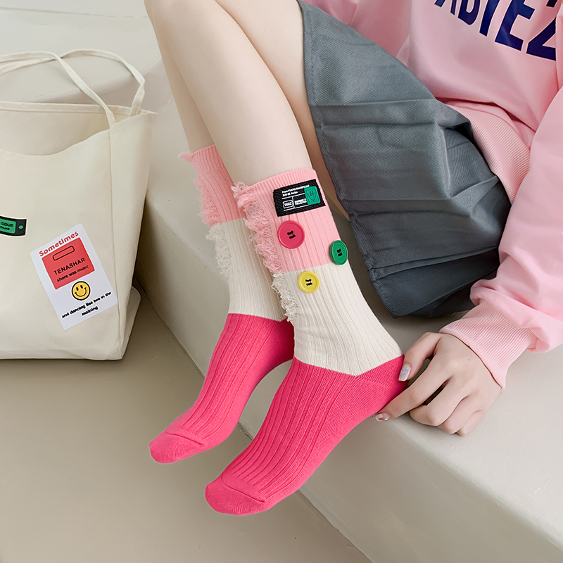 Kaus kaki blok warna pengemis kancing