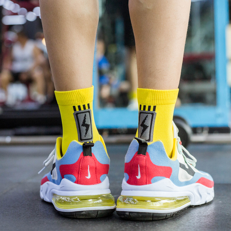 Kaus kaki terry kompresi lari luar ruangan