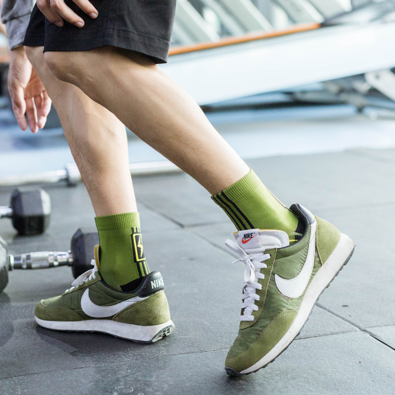 Kaus kaki terry kompresi lari luar ruangan