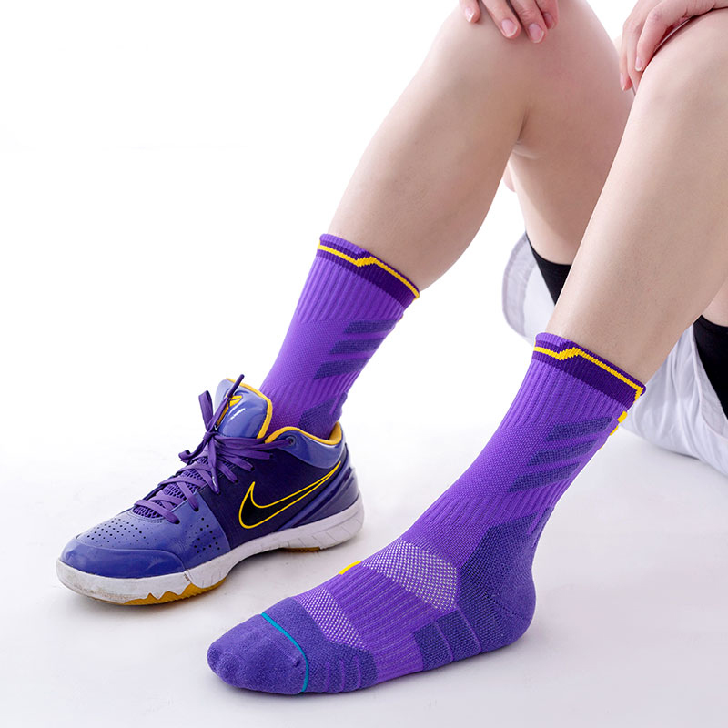 Kaus kaki olahraga terry basket bernapas yang cepat kering